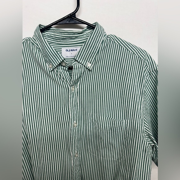 Old Navy‎ Mens Shirt  Green and White Striped Short Sleeve Collared Button Up - Picture 4 of 11